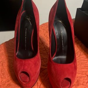 Giuseppe Zanotti Design Red high heel peep toe!